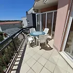Australia Apartment *