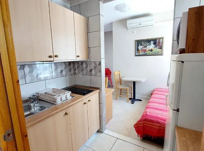 Australia * Μακάρσκα