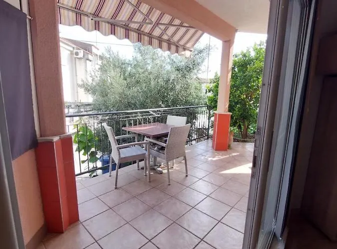 Australia Μακάρσκα