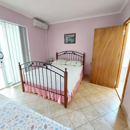 Australia * Makarska